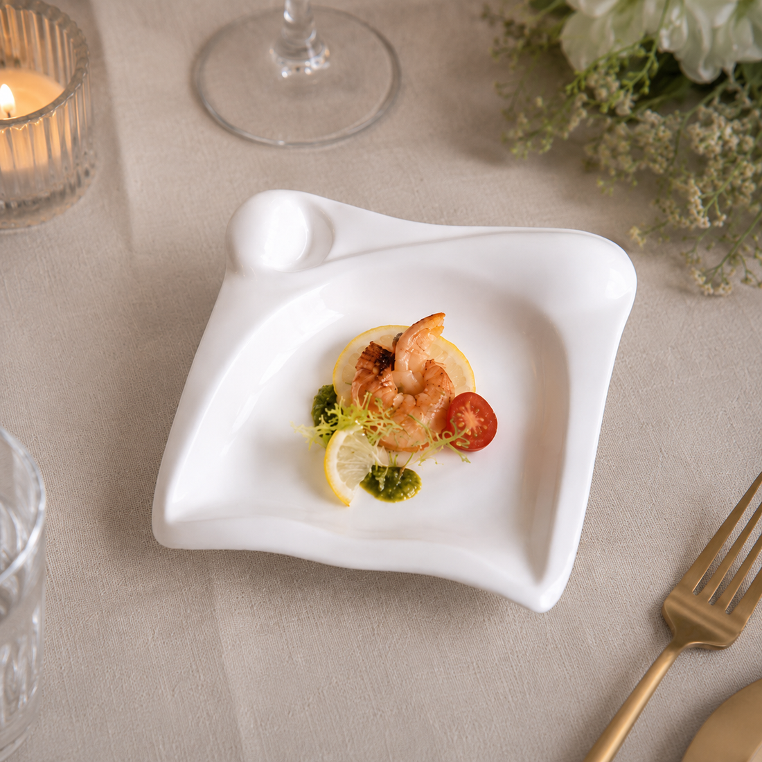 White porcelain square swan plate