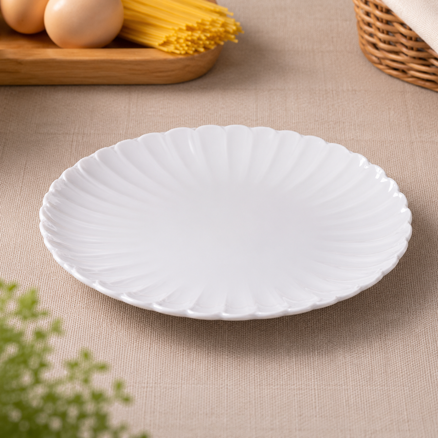LACE-EDGED ROUND PLATE